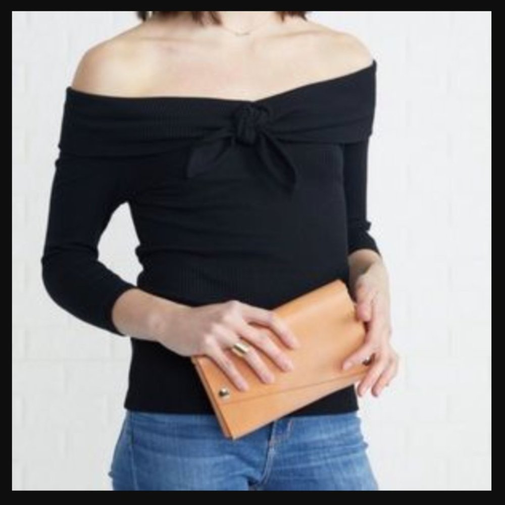 Amour Vert Tie Neck off shoulder Ribbed Top